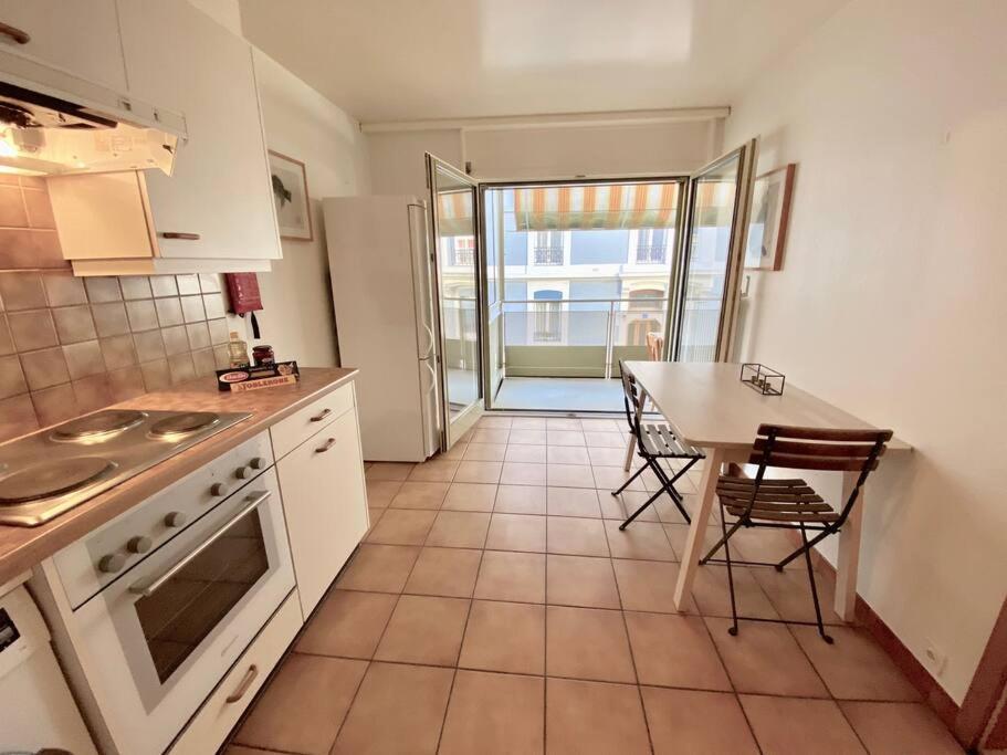 Comfortable, Very Well Located Between Train Station And Lake! Lausanne Luaran gambar