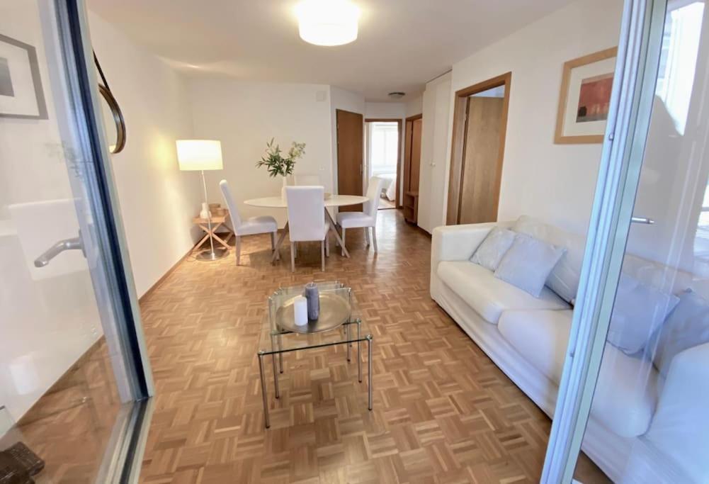 Comfortable, Very Well Located Between Train Station And Lake! Lausanne Luaran gambar
