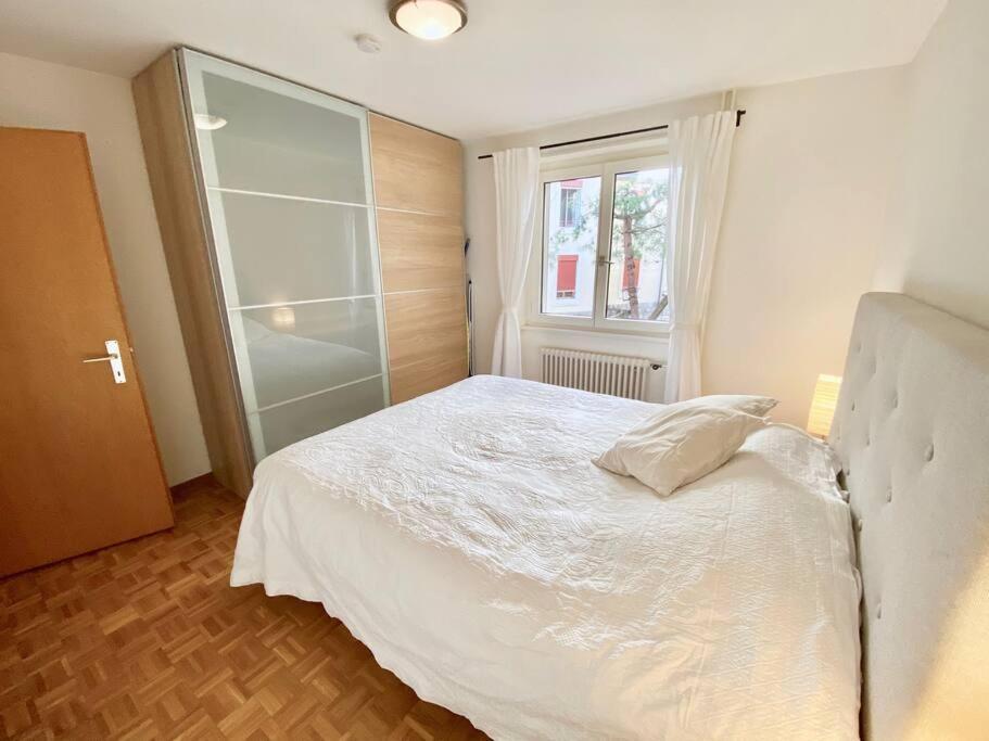 Comfortable, Very Well Located Between Train Station And Lake! Lausanne Luaran gambar